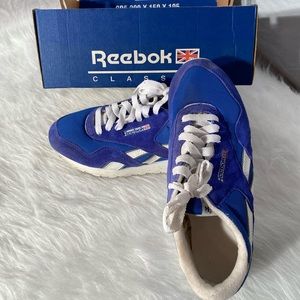 Vintage Reebok Biker tennis shoes, size 9